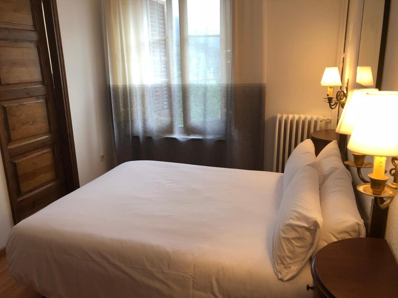 Hostal De La Gloria Viladrau Eksteriør bilde